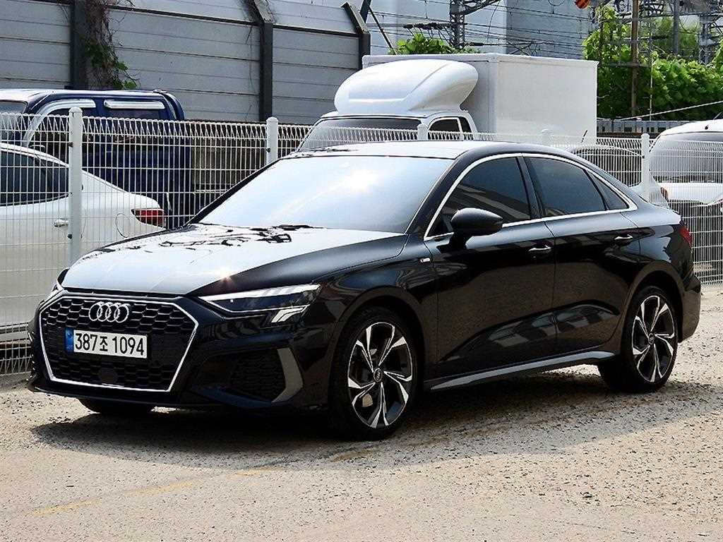 아우디 A3 40 TFSI 프리미엄 사진 2/20