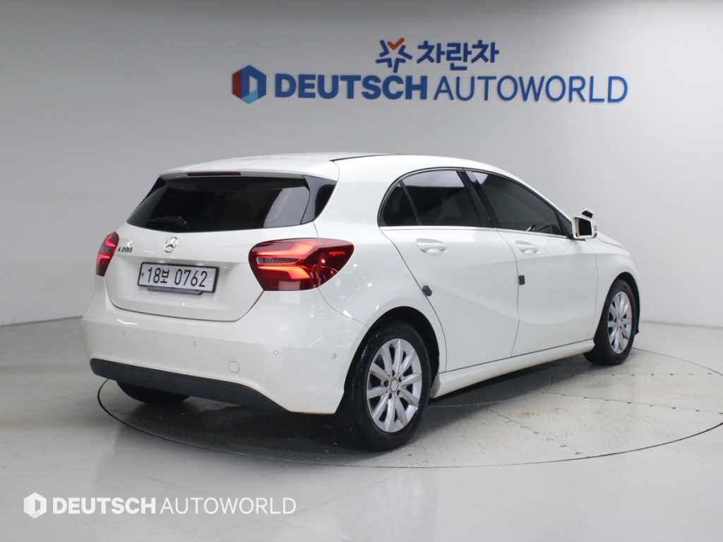 벤츠 A 클래스 A200 사진 2/20