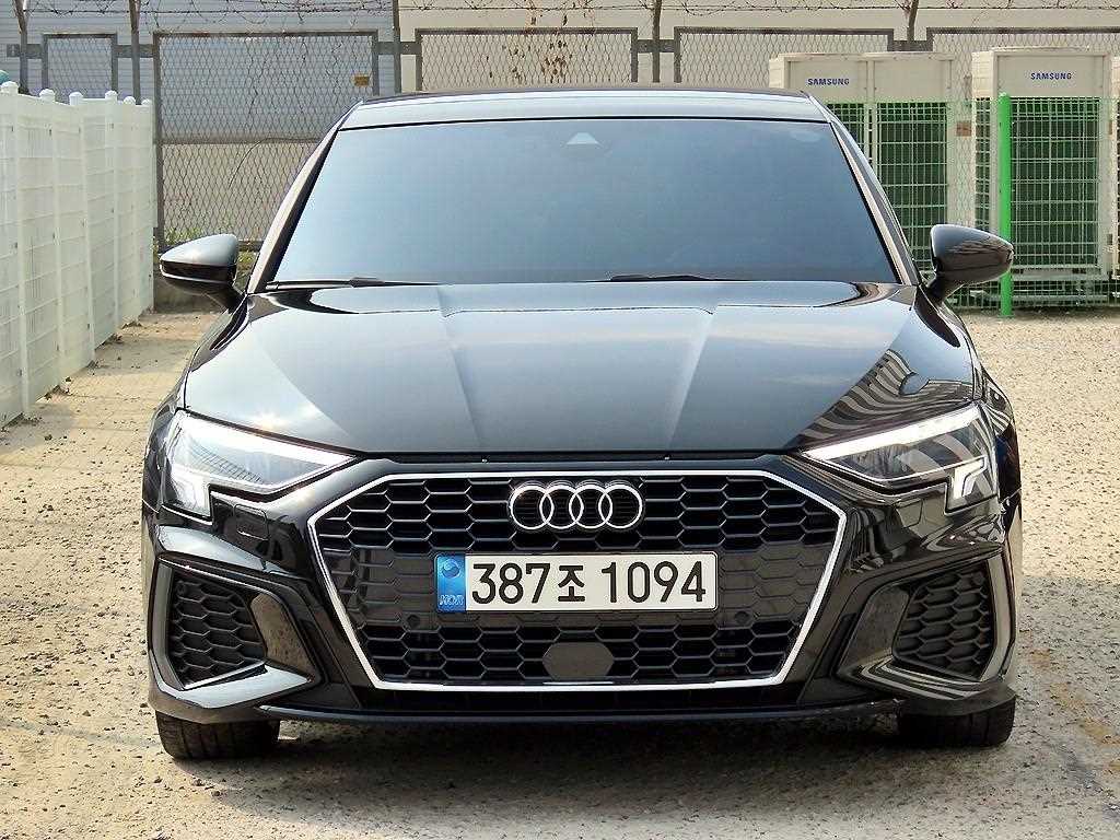 아우디 A3 40 TFSI 프리미엄 사진