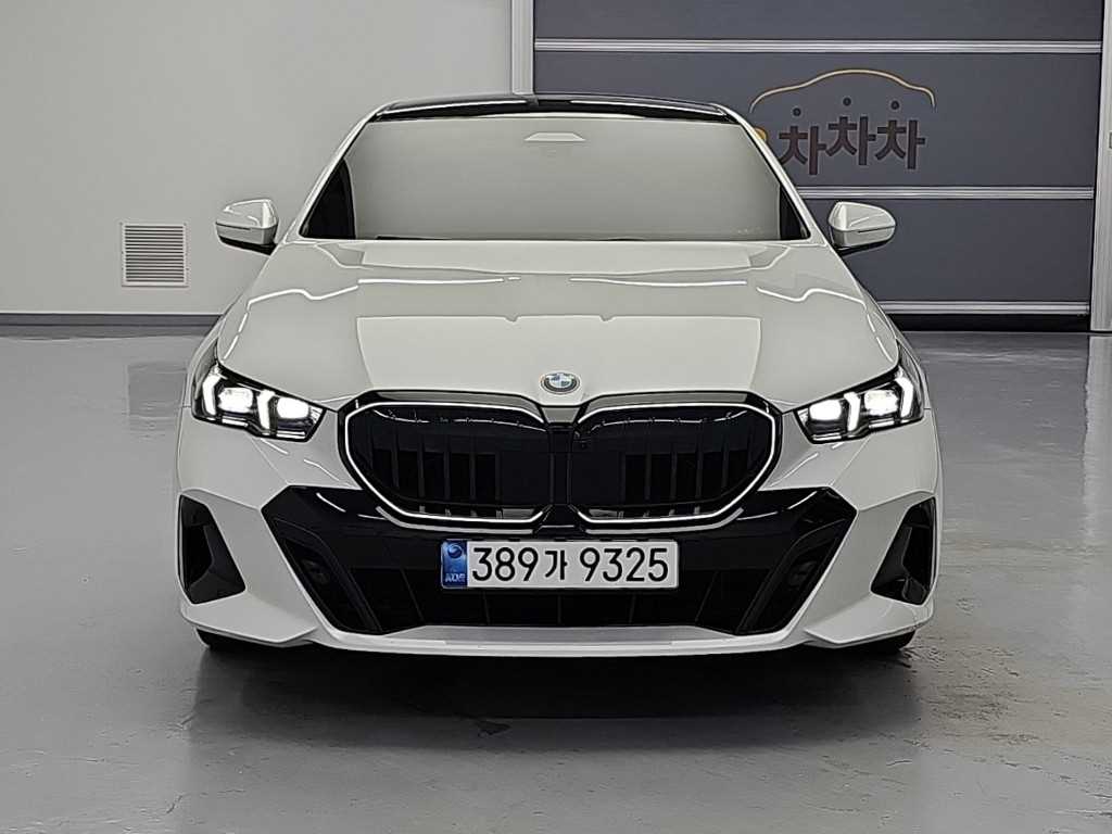 BMW 5시리즈 520i 스페셜 에디션 사진 2/19
