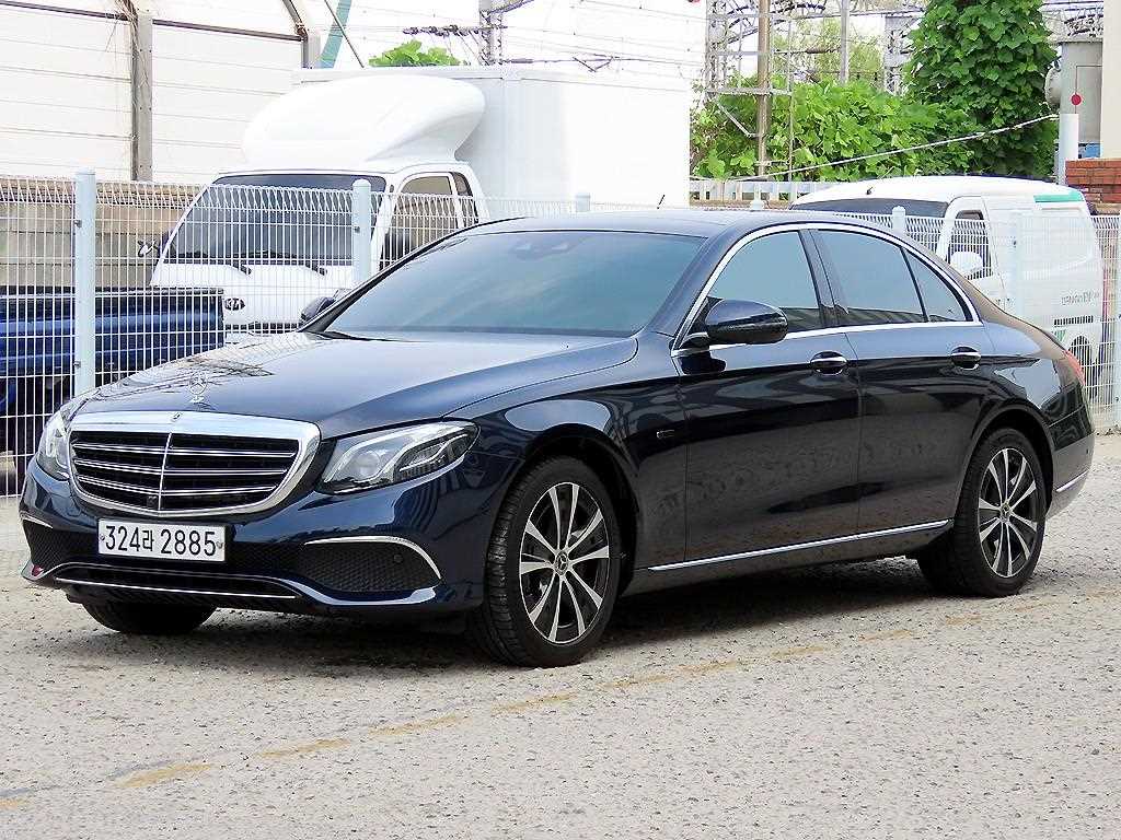 벤츠 E 클래스 E300e 익스클루시브 사진 2/20