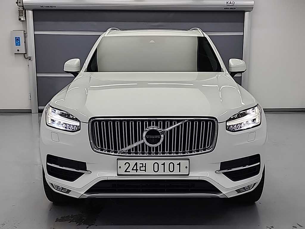 볼보 XC90 2.0 D5 AWD 인스크립션 사진 2/18