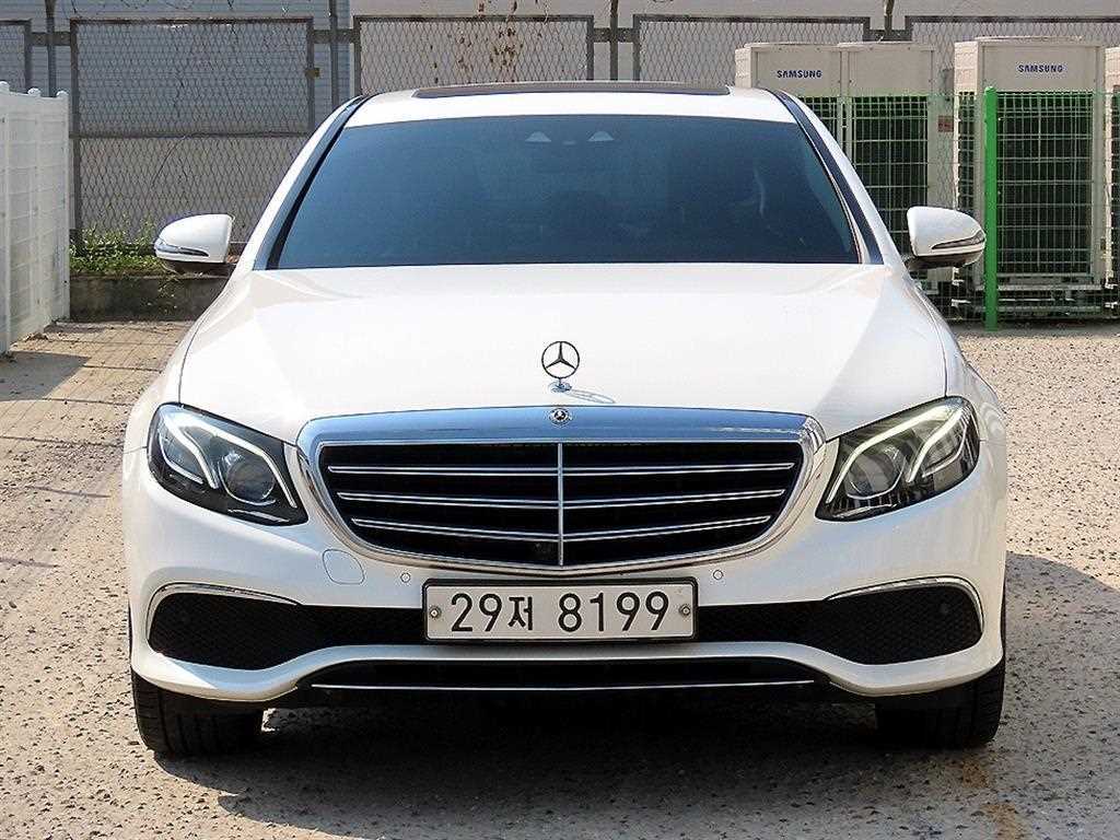 벤츠 E 클래스 E300 4MATIC 익스클루시브 사진