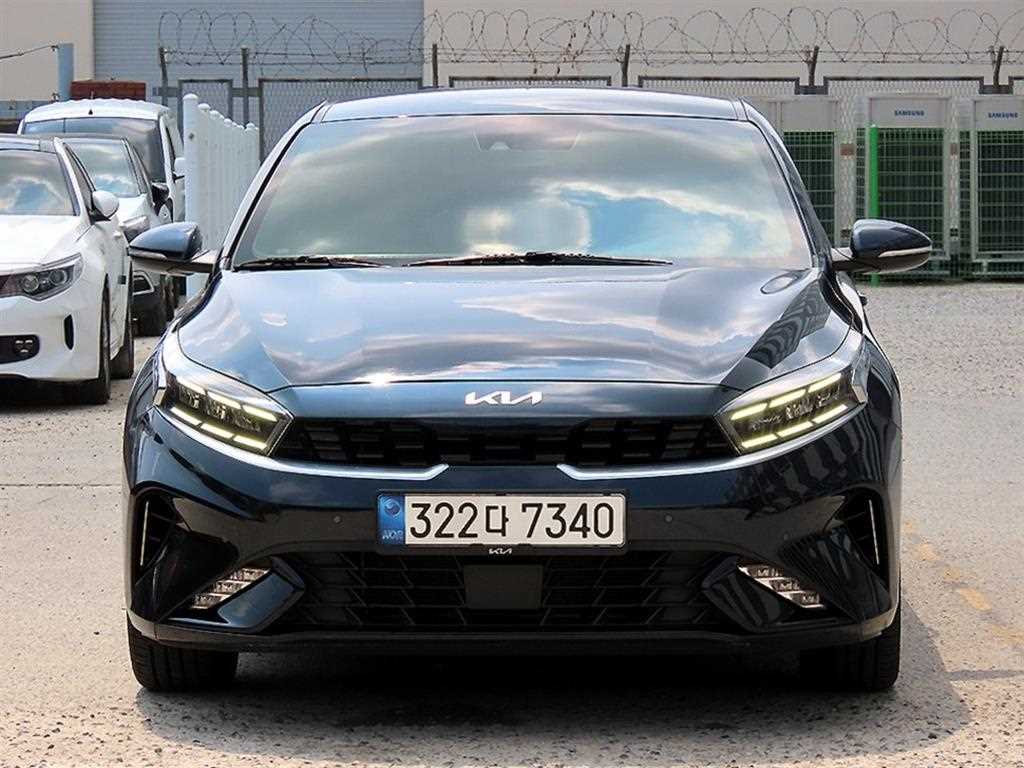 더뉴 K3 2세대 1.6 가솔린 시그니처 2022년식