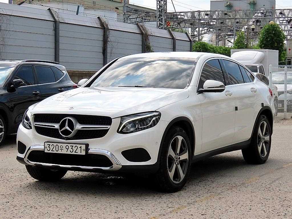 벤츠 GLC 클래스 GLC 300 4MATIC 쿠페 사진 2/20