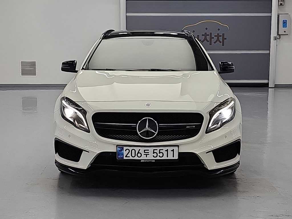 벤츠 GLA 클래스 GLA45 AMG 4MATIC 사진 2/20