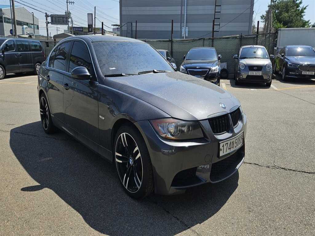 BMW 3시리즈 335i 세단 스포츠 사진 2/13
