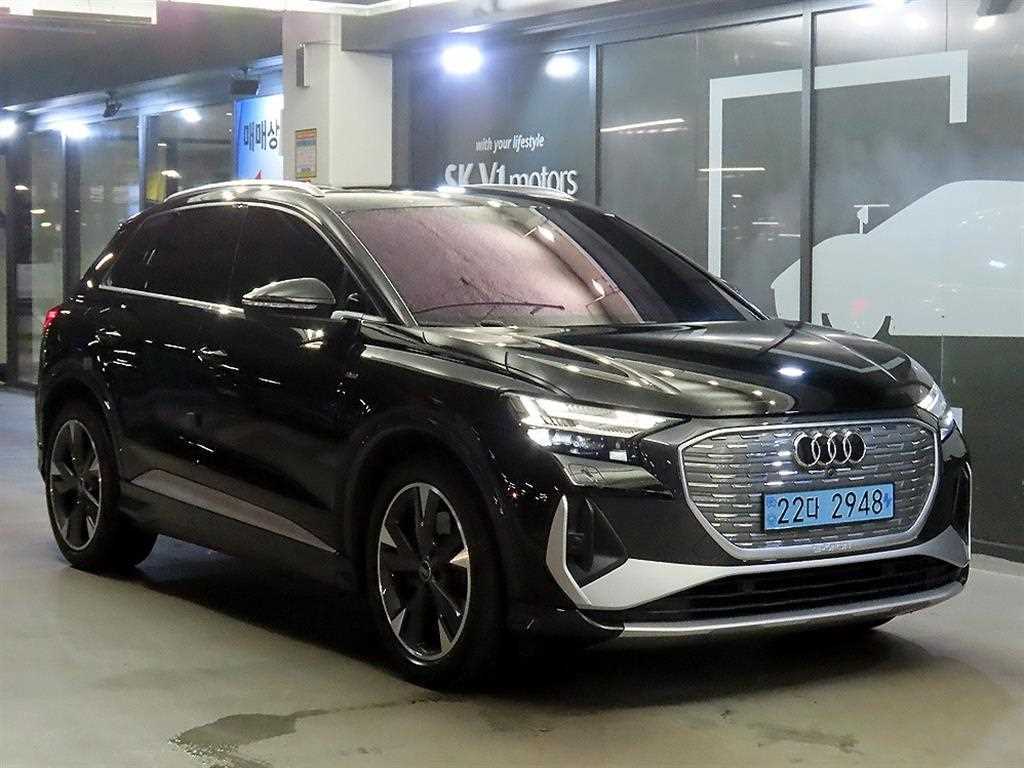 Q4 e-트론 40 프리미엄 2022년식