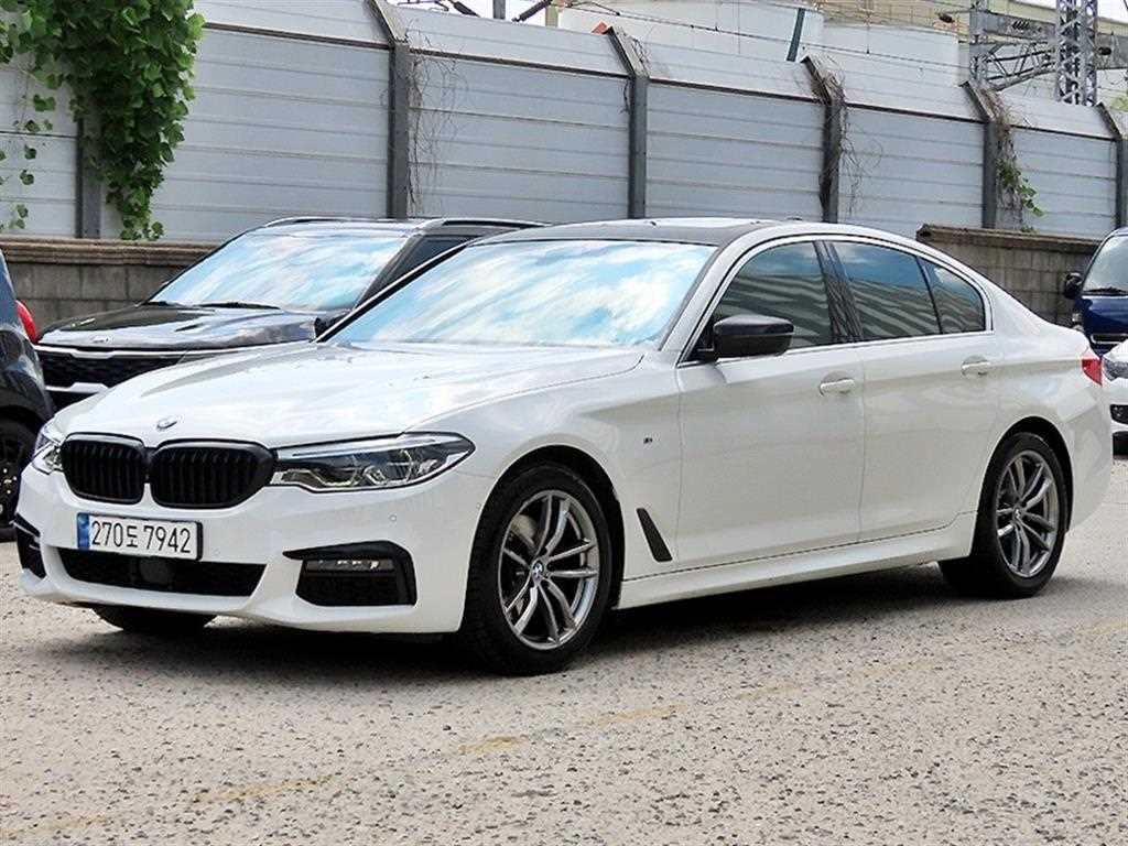BMW 5시리즈 520d M 스포츠 플러스 사진 2/20