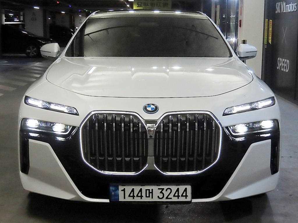 BMW 7시리즈 750e xDrive M 스포츠 사진 2/20