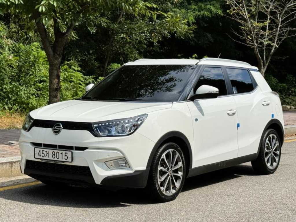 KGM 티볼리 디젤 2WD 1.6 LX 사진 2/20