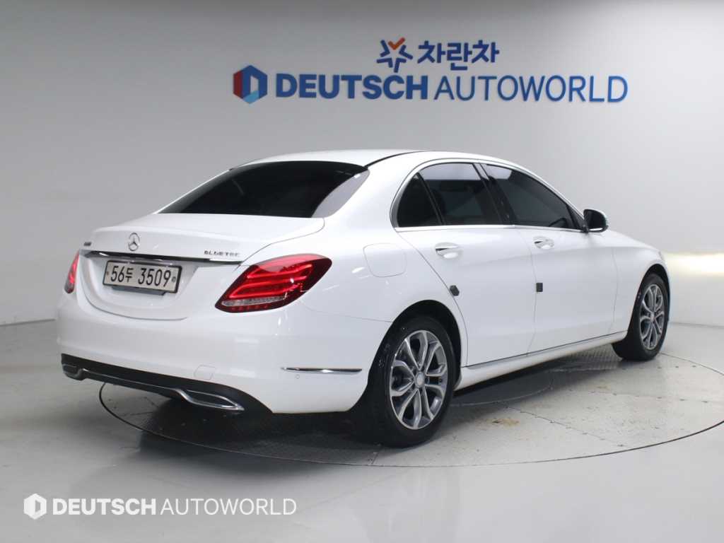 벤츠 C 클래스 C220 블루텍 아방가르드 사진 2/20