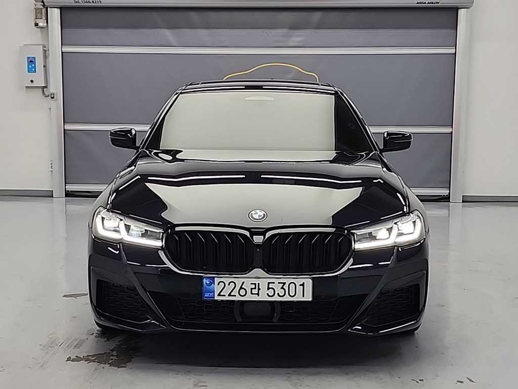 BMW 5시리즈 520i M 스포츠 사진 2/19
