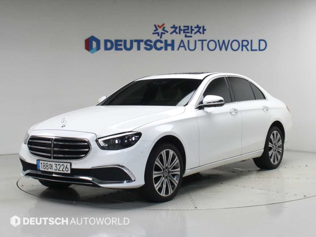 벤츠 E 클래스 E350 4MATIC 아방가르드 사진