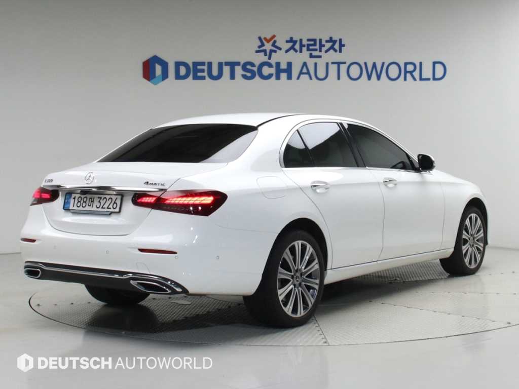 벤츠 E 클래스 E350 4MATIC 아방가르드 사진 2/20