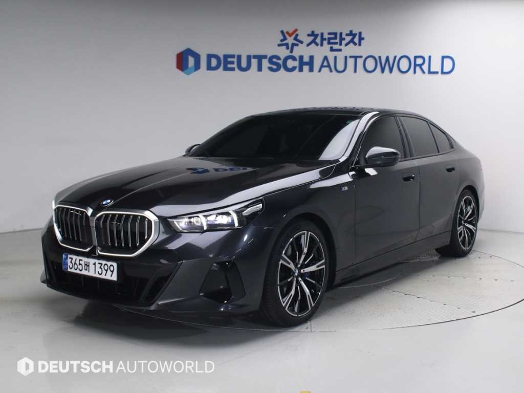 BMW 5시리즈 530i xDrive M 스포츠 사진