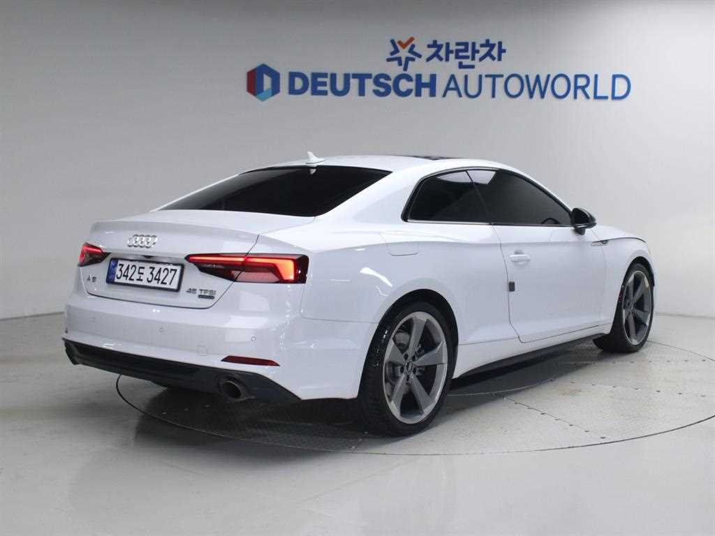 아우디 A5 45 TFSI 콰트로 쿠페 사진 2/20