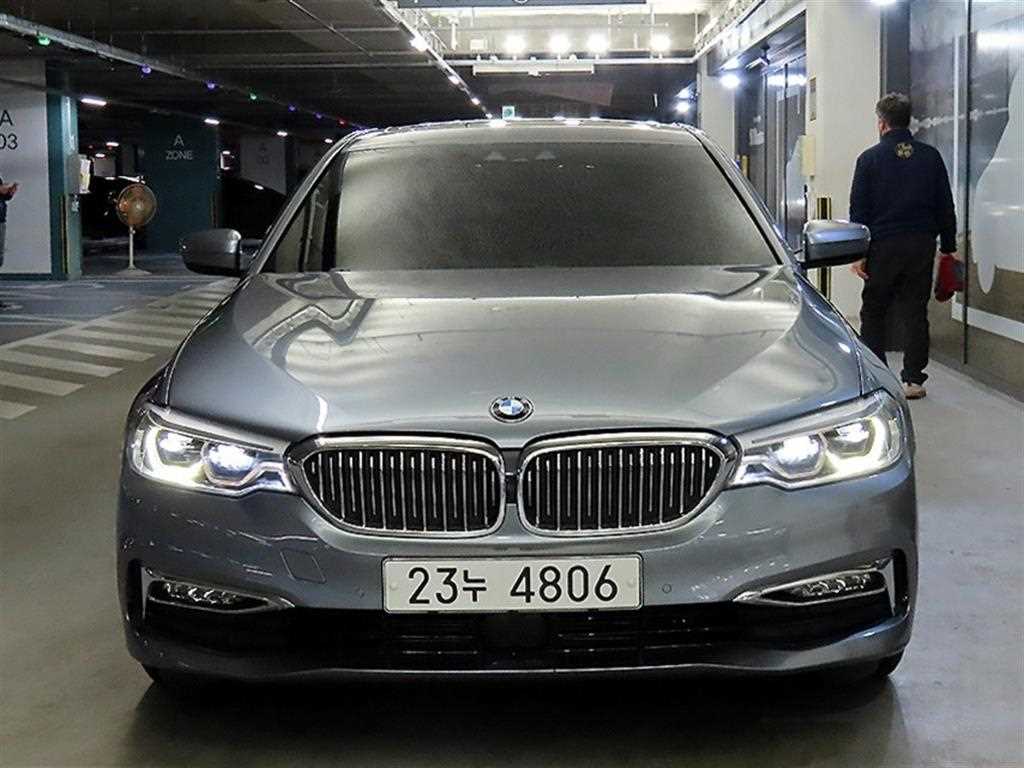 BMW 5시리즈 520d 럭셔리 플러스 사진 2/20