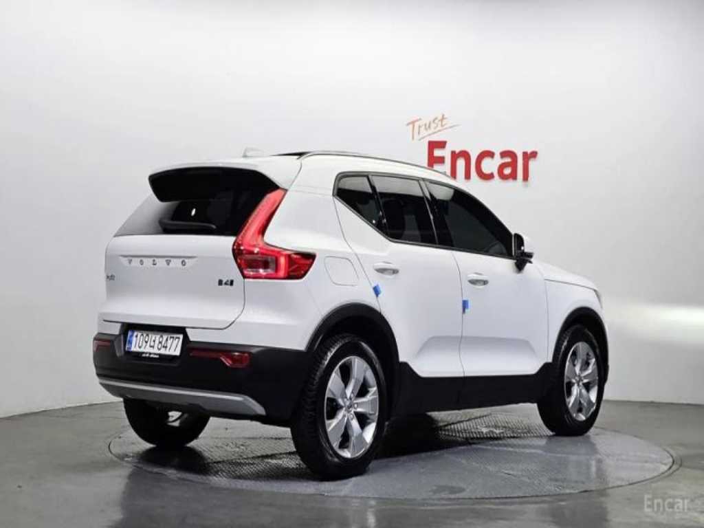 볼보 XC40 B4 AWD R-디자인 사진 2/20