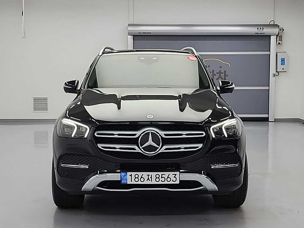 벤츠 GLE 클래스 GLE 300d 4MATIC 사진 2/19