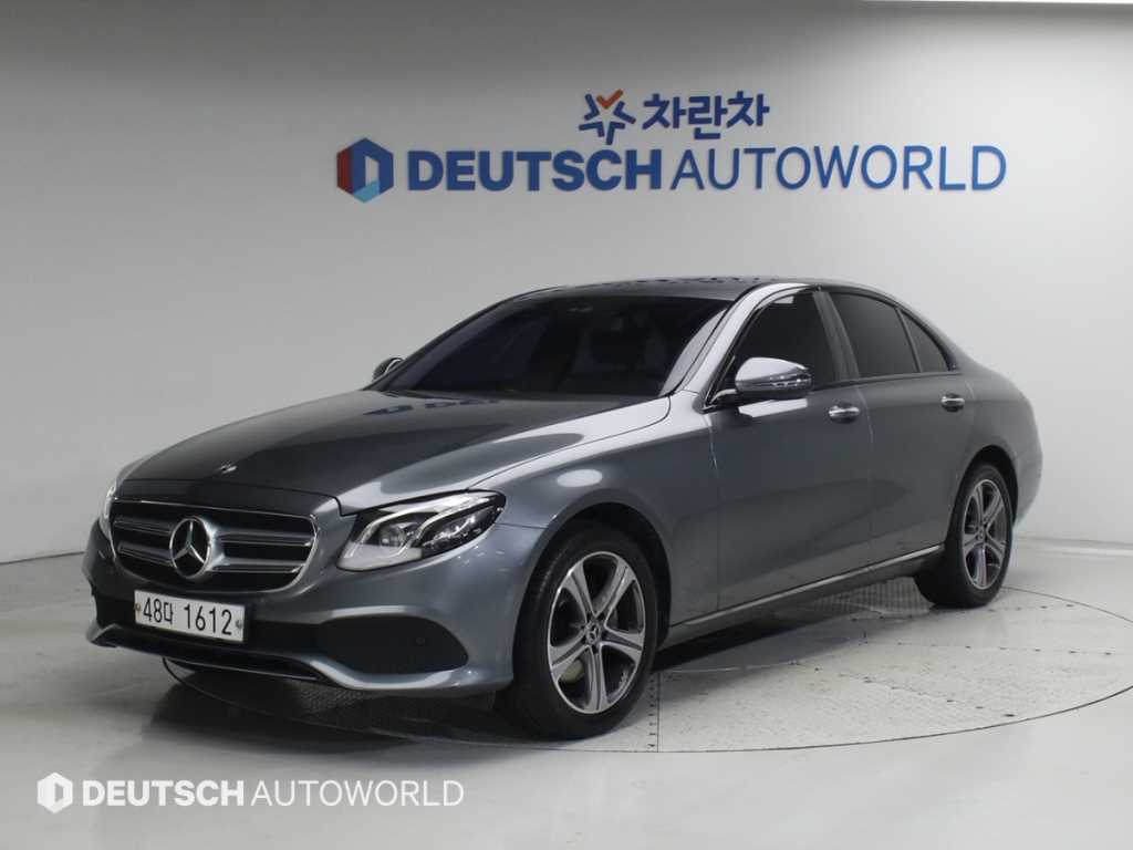 벤츠 E 클래스 E220d 아방가르드 사진