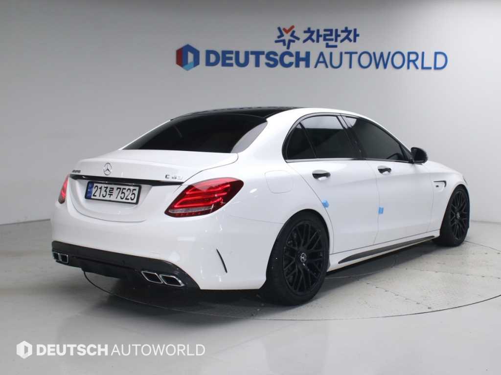 벤츠 C 클래스 C63 AMG 사진 2/20