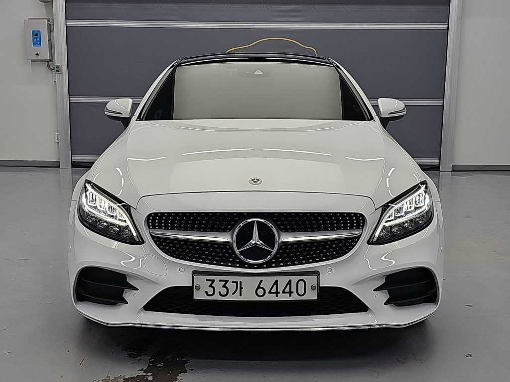 벤츠 C 클래스 C220 d 4MATIC 쿠페 사진 2/19
