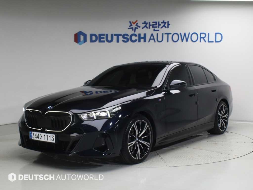 BMW 5시리즈 530e M 스포츠 사진