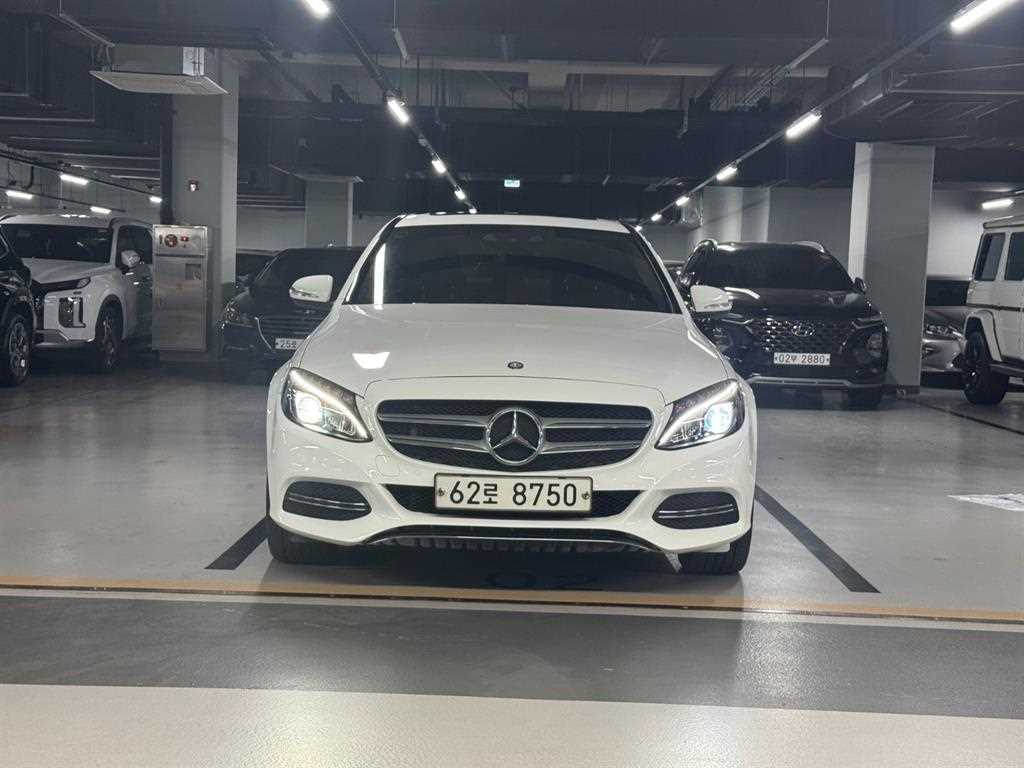 벤츠 C 클래스 C220 블루텍 아방가르드 사진 2/17