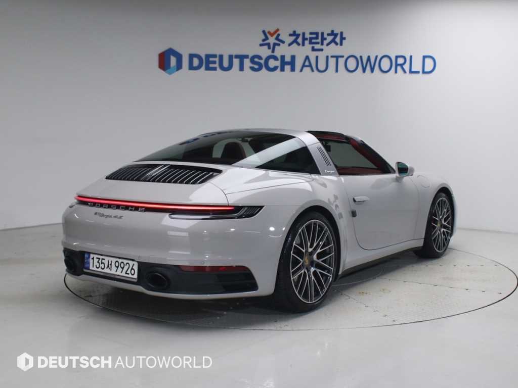 포르쉐 911 타르가 4 GTS 사진 2/20