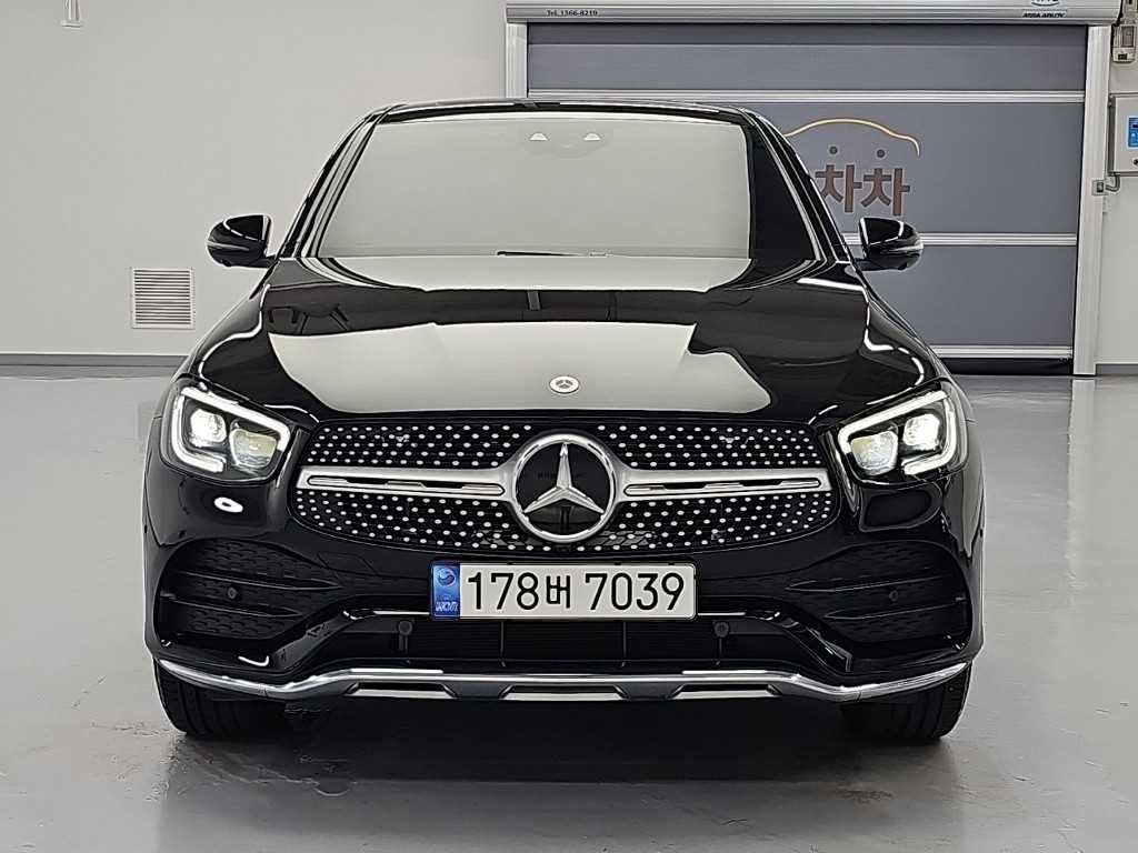 벤츠 GLC 클래스 GLC 300 4MATIC 쿠페 사진 2/18