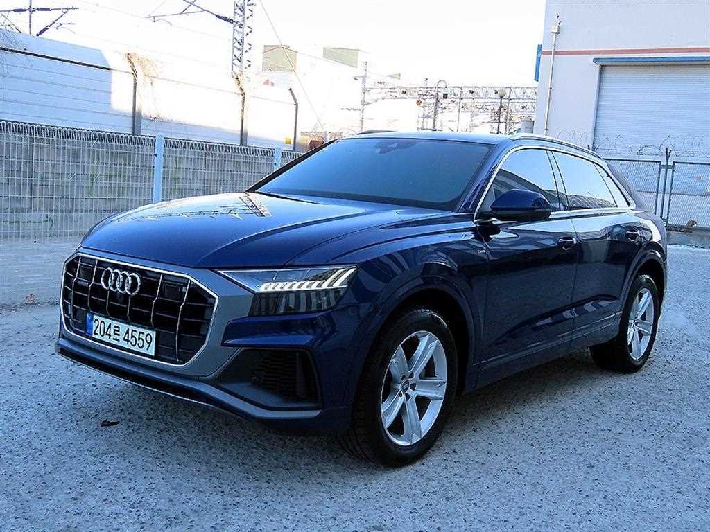 아우디 Q8 45 TDI 콰트로 프리미엄 사진 2/20