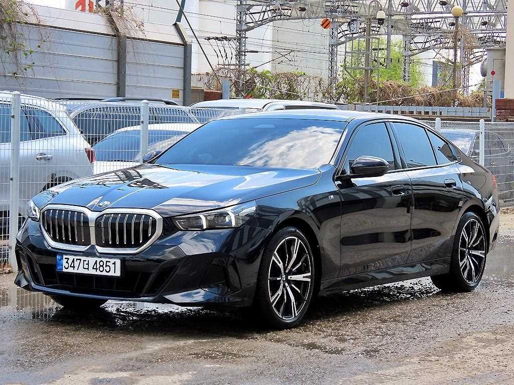 BMW 5시리즈 530i xDrive M 스포츠 사진 2/20