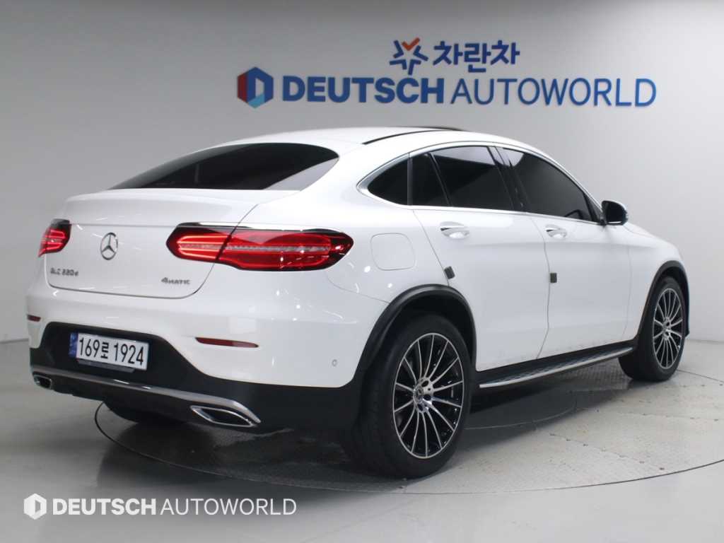 벤츠 GLC 클래스 GLC 220 d 4MATIC 쿠페 사진 2/20