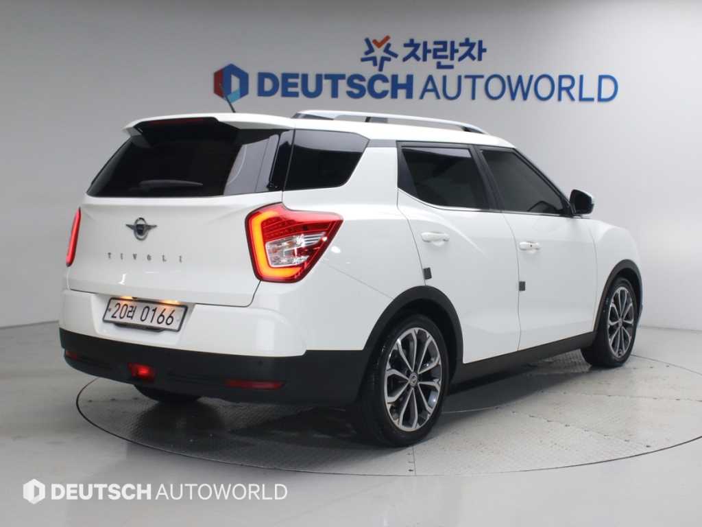 KGM 티볼리 2WD 디젤 1.6 IX 사진 2/20