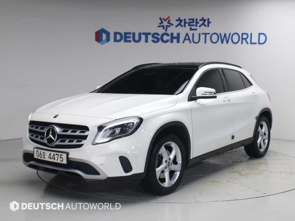 벤츠 GLA 클래스 GLA220 사진 2/20