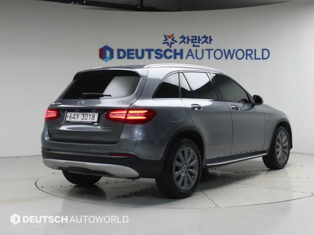 벤츠 GLC 클래스 GLC 350 e 4MATIC 프리미엄 사진 2/20