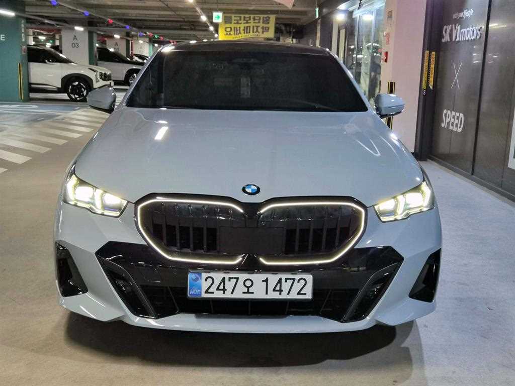 BMW 5시리즈 530i xDrive M 스포츠 사진 2/20