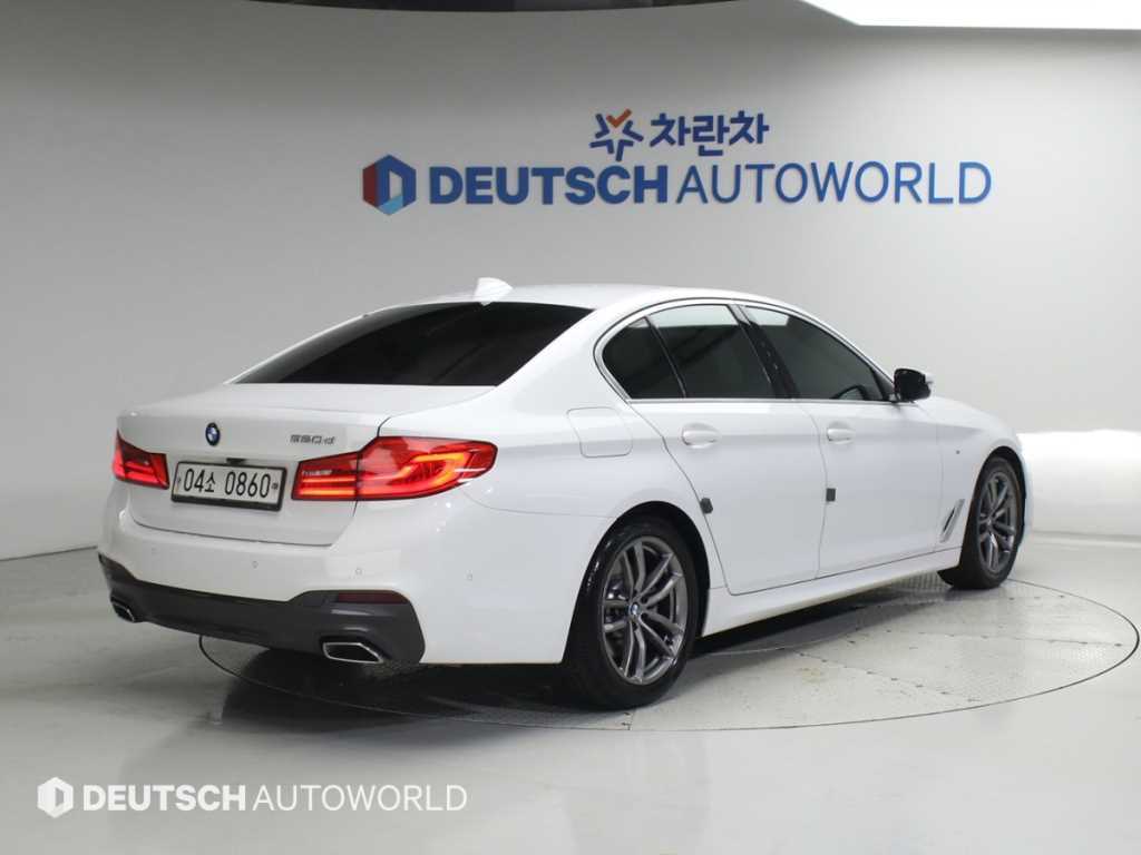 BMW 5시리즈 520d M 스포츠 플러스 사진 2/20