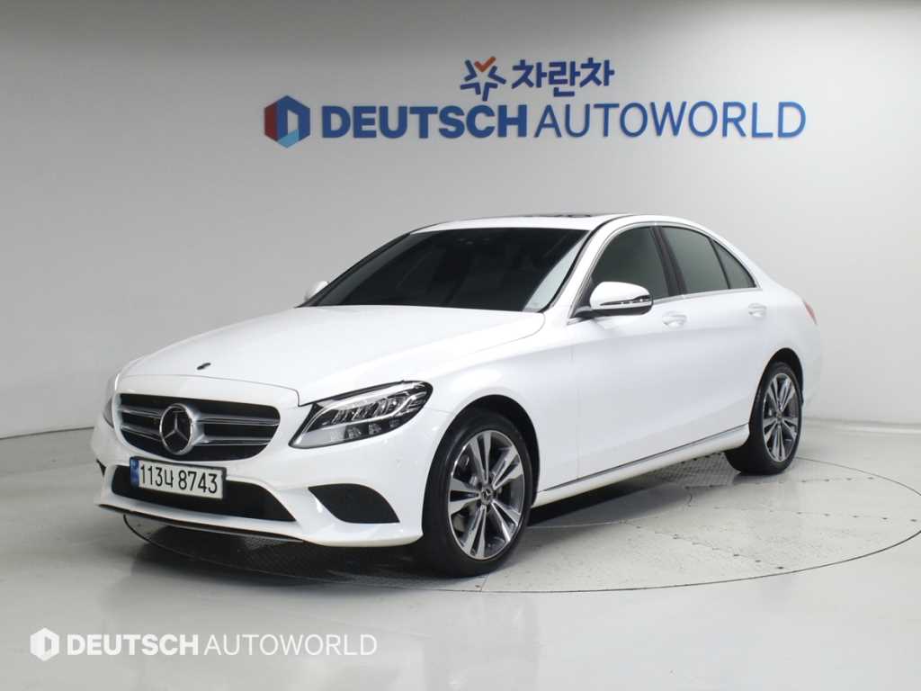 C클래스 W205 C220 d 4MATIC 아방가르드 2021년식
