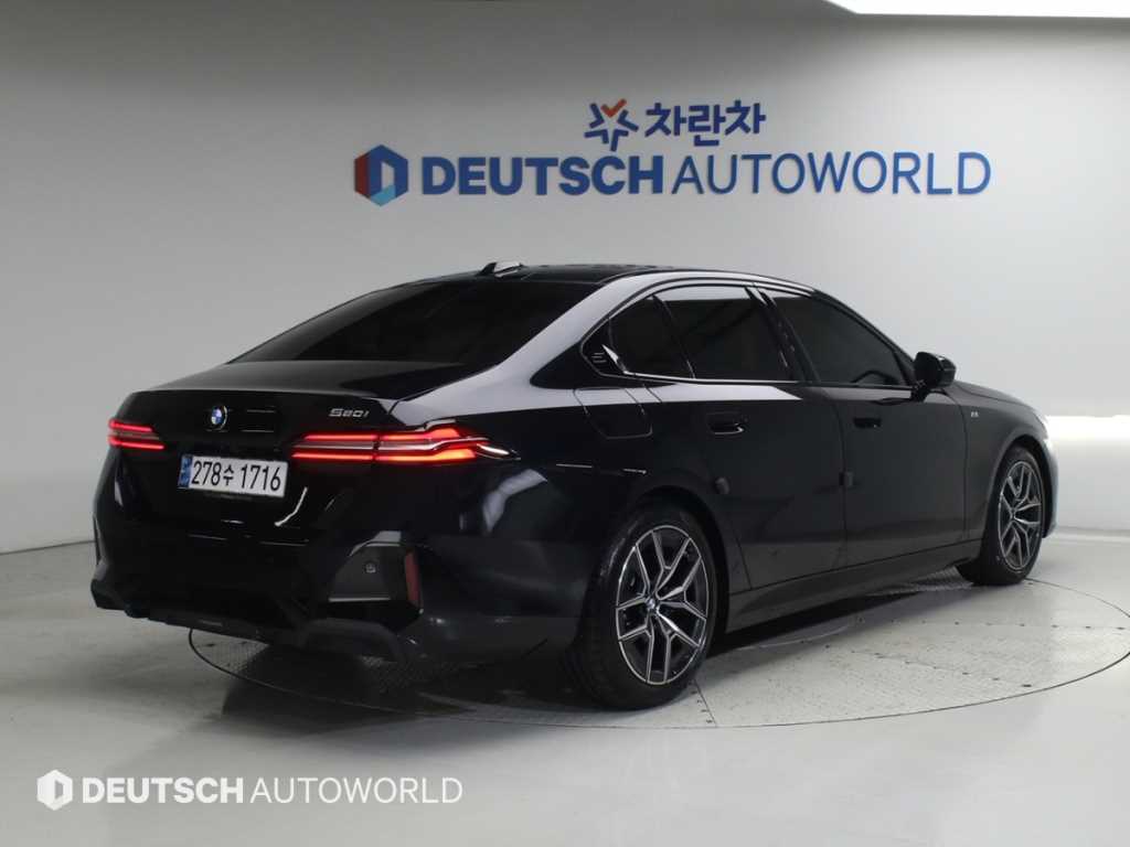 BMW 5시리즈 520i M 스포츠 사진 2/20