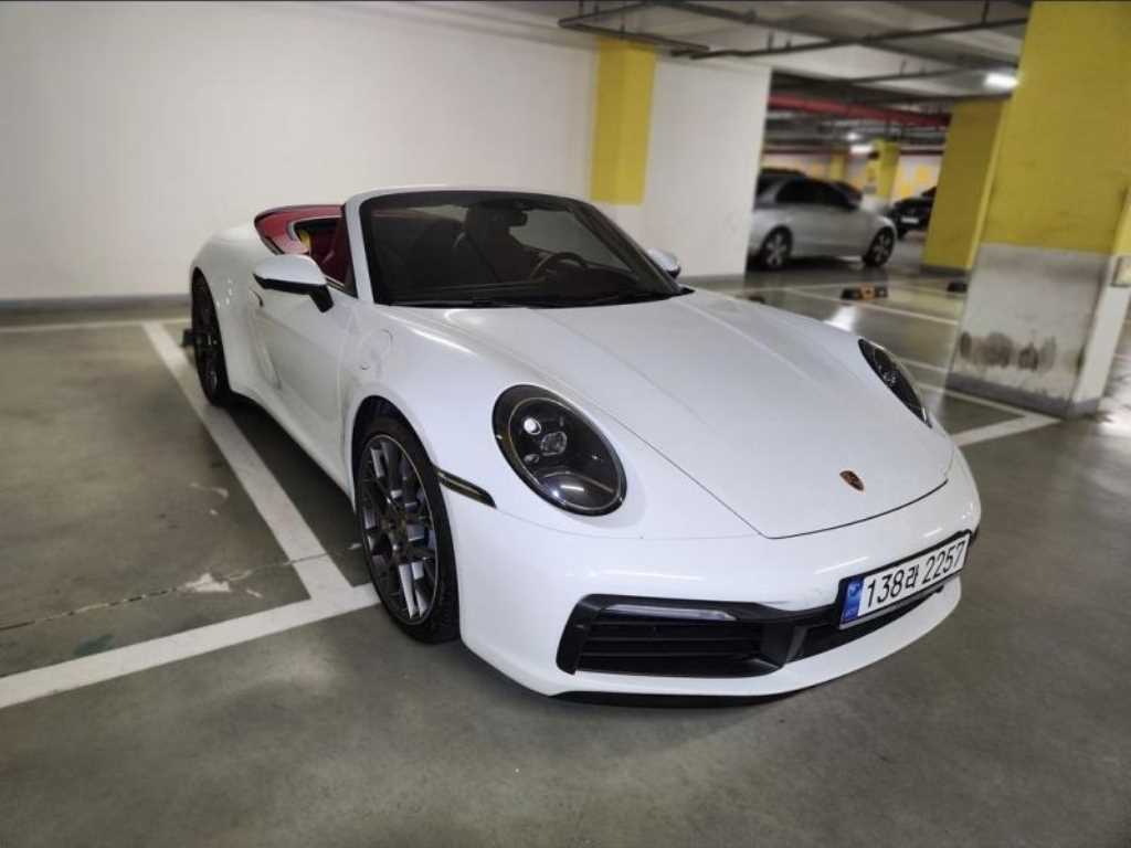 911(992) 카레라 카브리올레 2024년식