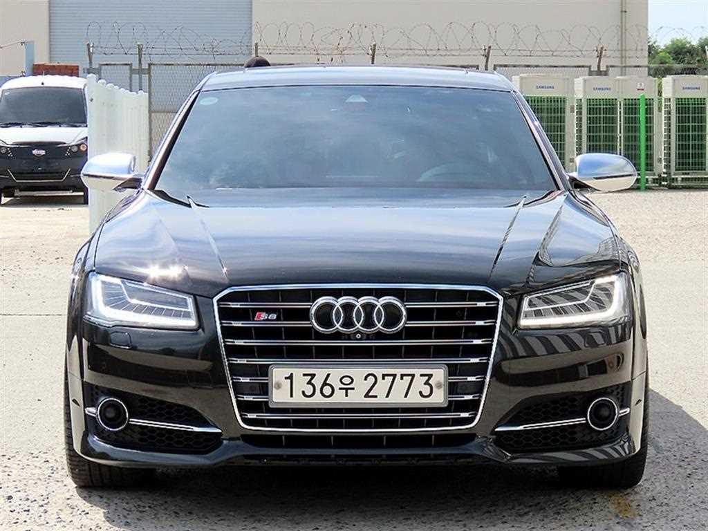 S8 4.0 TFSI 콰트로 2015년식