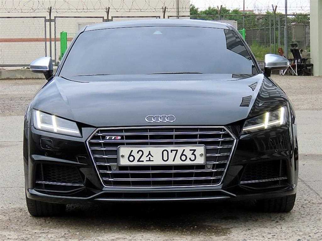 TTS (8S) 2.0 TFSI 콰트로 쿠페 2016년식