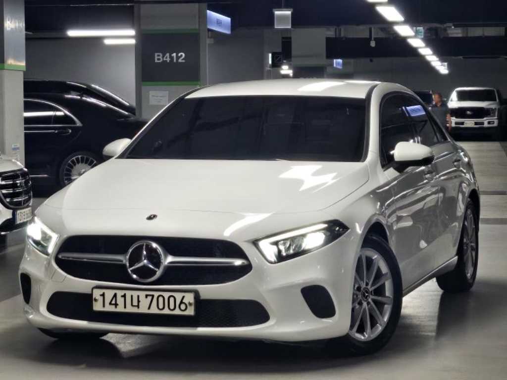 벤츠 A 클래스 A220 해치백 사진 2/17