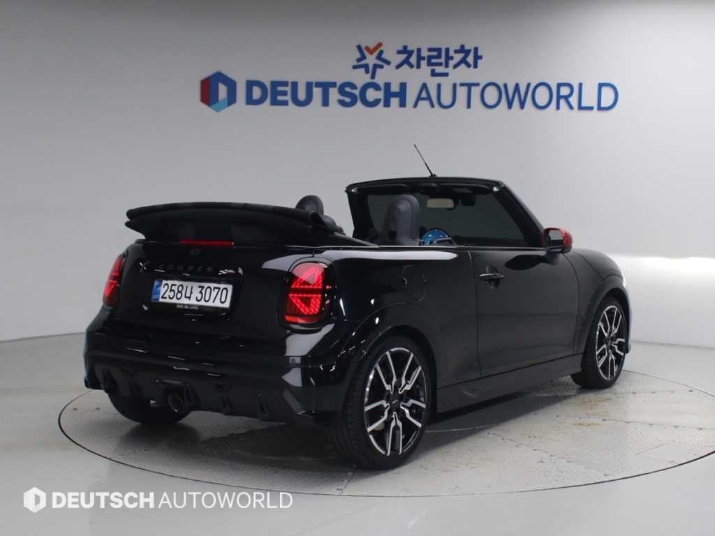 MINI 쿠퍼 컨버터블 JCW 사진 2/20