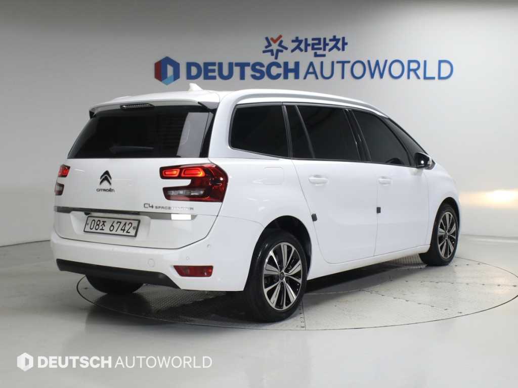 시트로엥 C4 2.0 BlueHDi 샤인+ 사진 2/20
