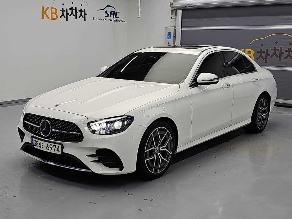 벤츠 E 클래스 E220d 4MATIC AMG라인 사진 2/18