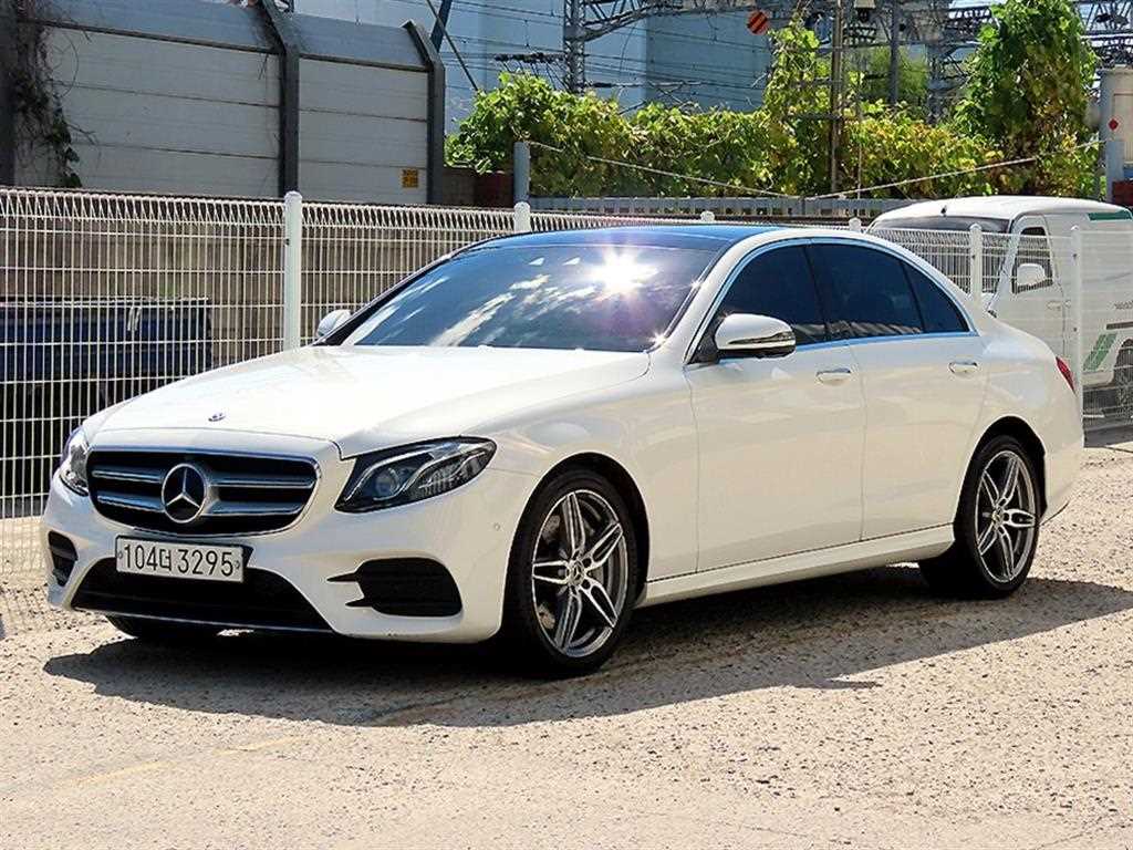 벤츠 E 클래스 E300 4MATIC 익스클루시브 사진 2/20