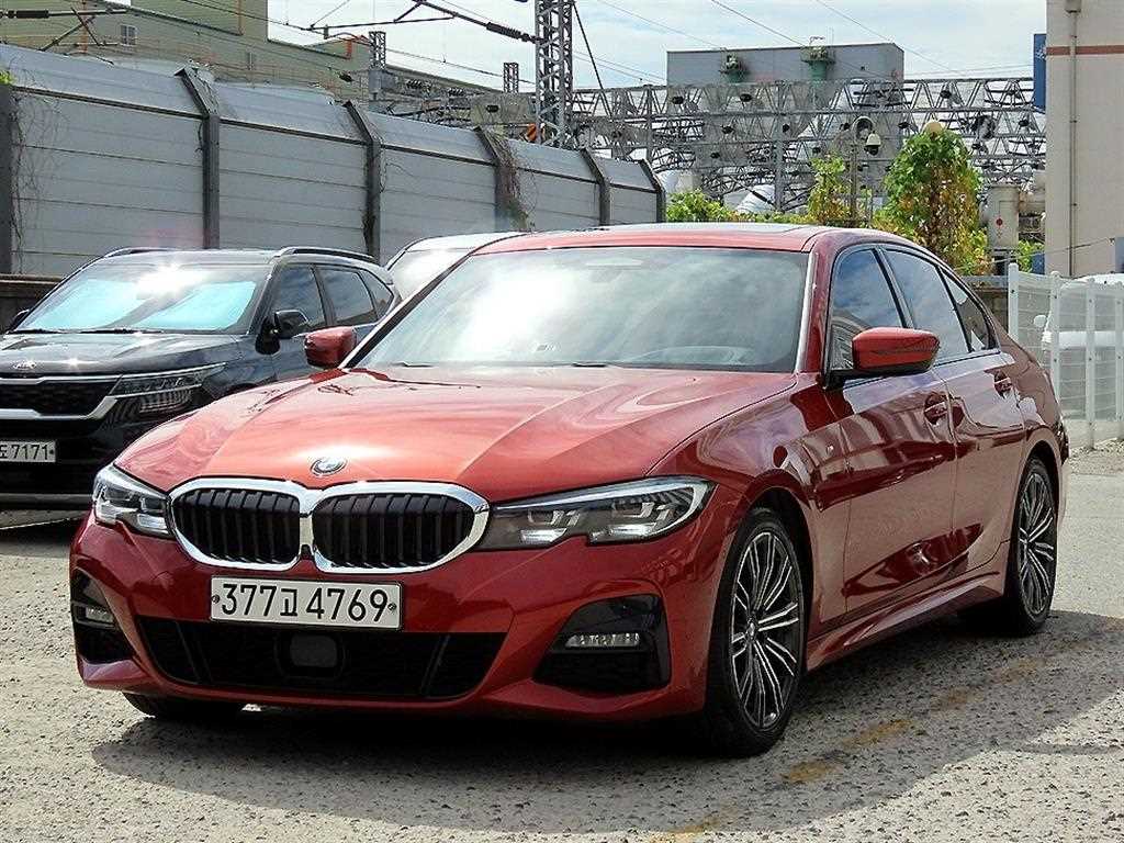 BMW 3시리즈 320i M 스포츠 사진 2/20